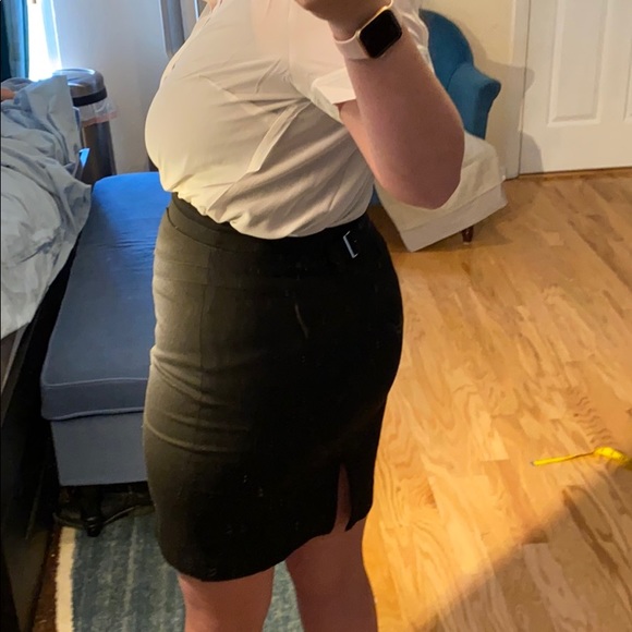 Express pencil skirt in black size 4 - Picture 5 of 10